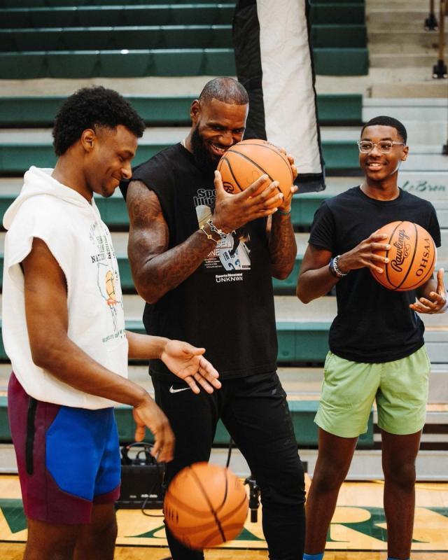 1662290727852033940.jpg Fblav29WAAAHB6Q.jpg