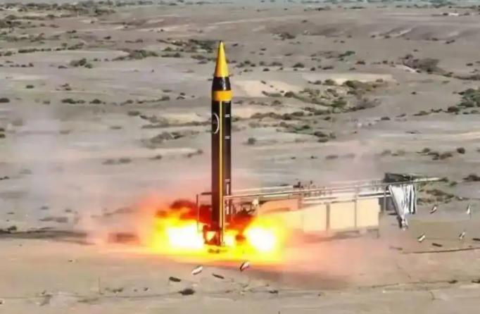 星空体育中国-伊朗发射超重型导弹打击以色列！携带1吨重弹头、射程达2000公里，可覆盖以色列全境